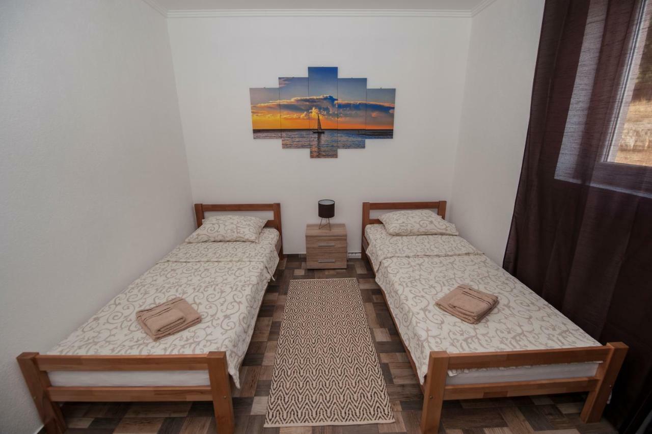 Apartments Phoenix 3 Ivanica Exterior foto