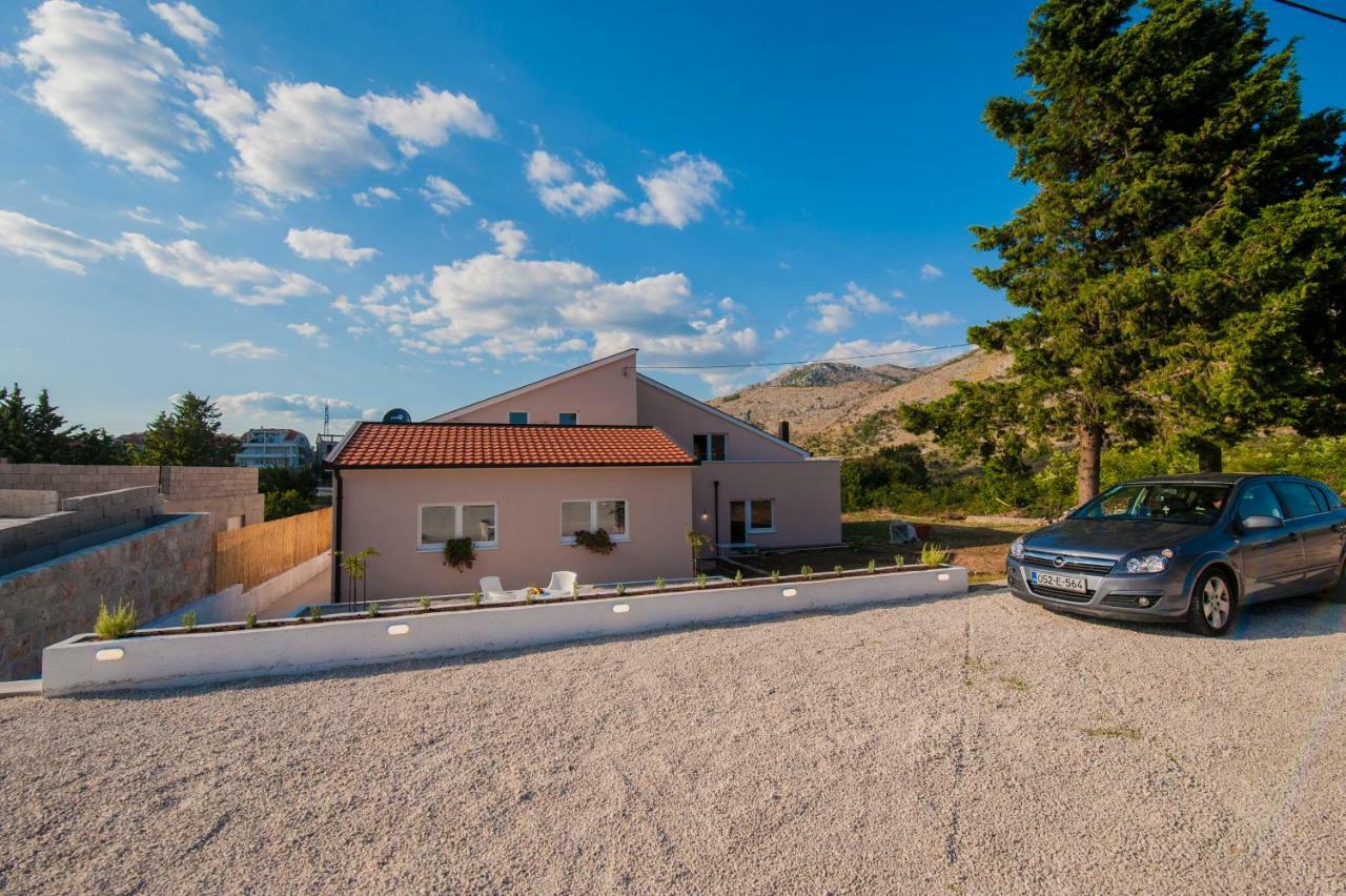 Apartments Phoenix 3 Ivanica Exterior foto